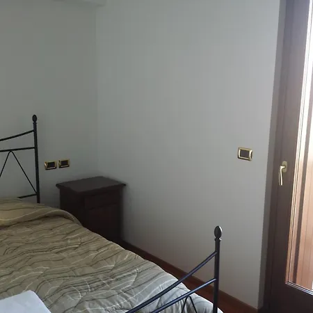 阿罗吉奥科特迪布兰卡农家乐 农家乐 Povoletto